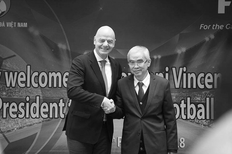 Ông Lê Hùng Dũng tiếp Chủ tịch FIFA Gianni Infantino trong chuyến thăm Việt Nam năm 2018. Ảnh: VFF