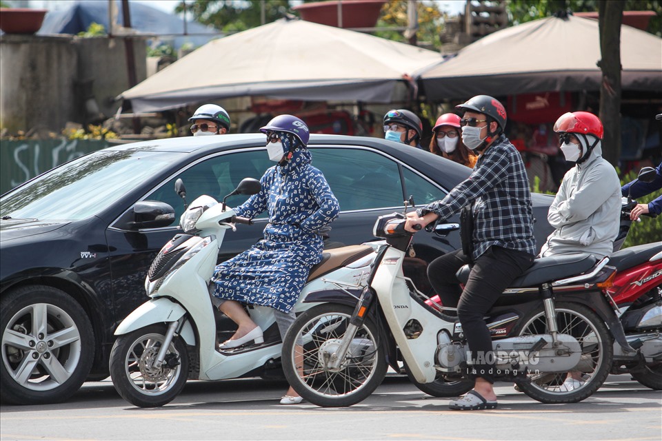 Các phương tiện sẽ đi thẳng và quay đầu tại điểm mở cách 300m theo hướng Tố Hữu đi Vạn Phúc để rẽ vào Vũ Trọng Khánh.