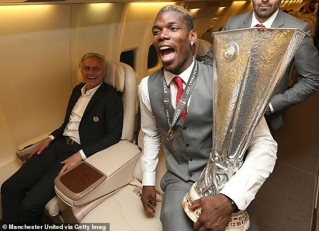 Khoảnh khắc vui vẻ trọn vẹn nhất của Pogba trong 6 năm qua. Ảnh: Manchester United