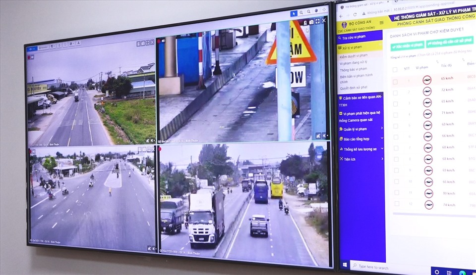 Dữ liệu từ camera truyền về trung tâm điều hành tại Phòng CSGT Công an tỉnh Bình Thuận. Ảnh: DT