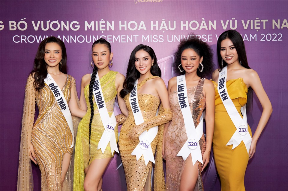 Buổi họp báo cũng có sự tham gia của top 41 Hoa hậu Hoàn vũ Việt Nam 2022. Ảnh: MUVN.