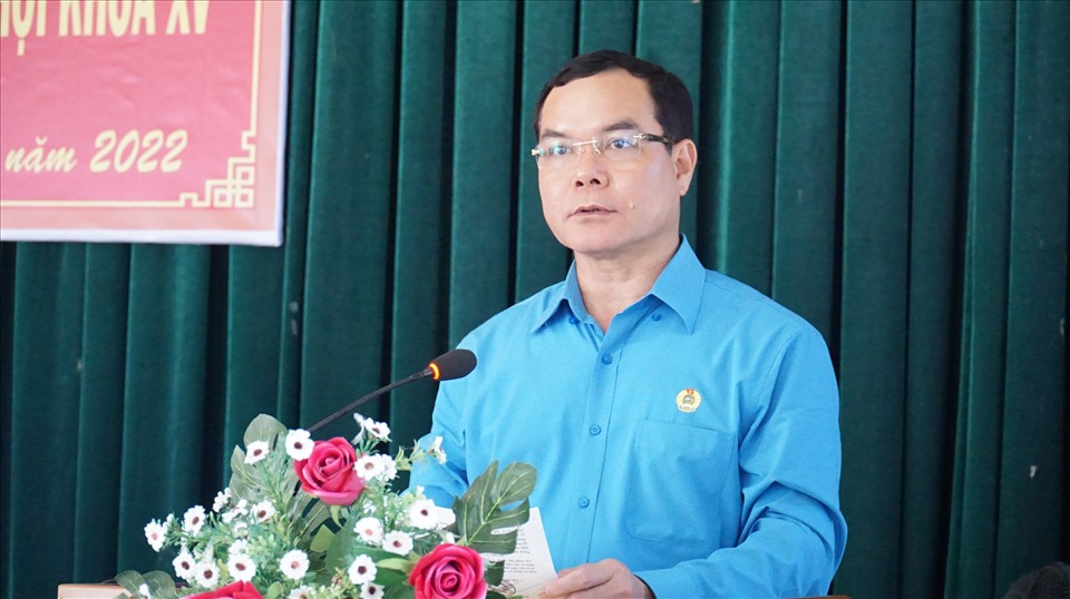 Ông Nguyễn Đình Khang đã báo cáo tóm tắt kết quả của Kỳ họp thứ ba – Quốc hội khóa XV đến đông đảo cử tri xã Tân Hải.