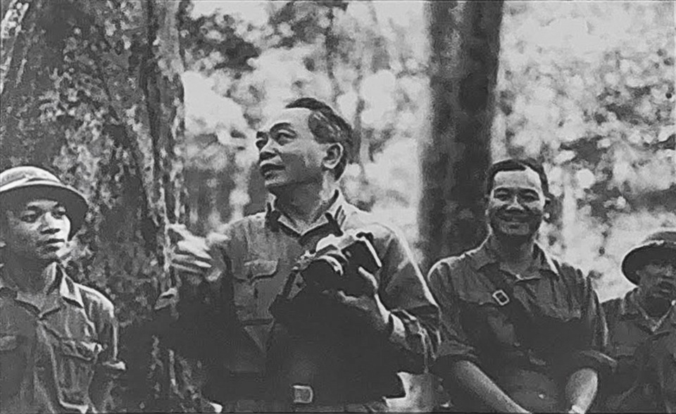 Đại tướng Võ Nguyên Giáp làm báo từ những ngày đầu hoạt động cách mạng. Ảnh tư liệu.
