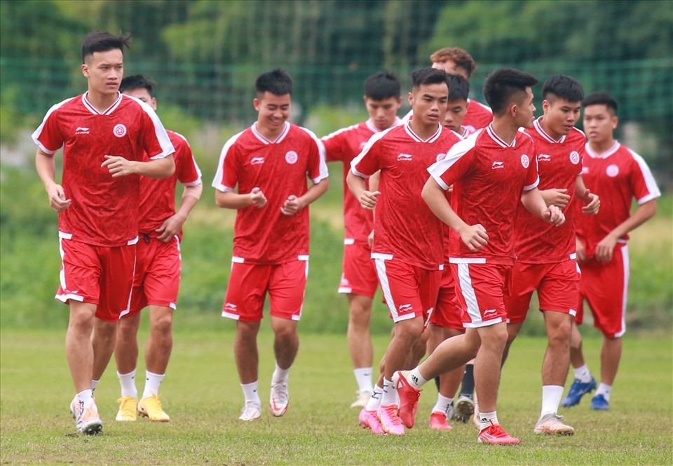 Chiều 21.6, câu lạc bộ Viettel có buổi tập tại sân vận động Phú Thọ (Quận 11). Đây là buổi tập đầu tiên của thầy trò huấn luyện viên Bae Jiwon sau khi đặt chân đến TPHCM chuẩn bị cho các trận đấu tại AFC Cup 2022.