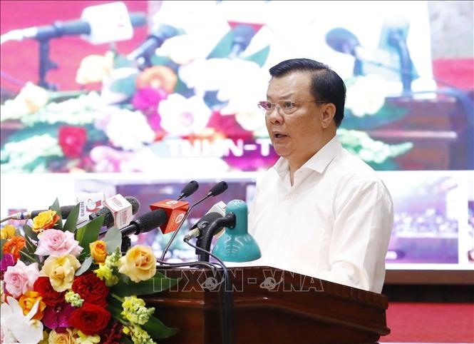 Bí thư Thành uỷ Hà Nội Đinh Tiến Dũng trình bày Nghị quyết của Bộ Chính trị về phương hướng, nhiệm vụ phát triển Thủ đô Hà Nội đến năm 2030, tầm nhìn 2045.