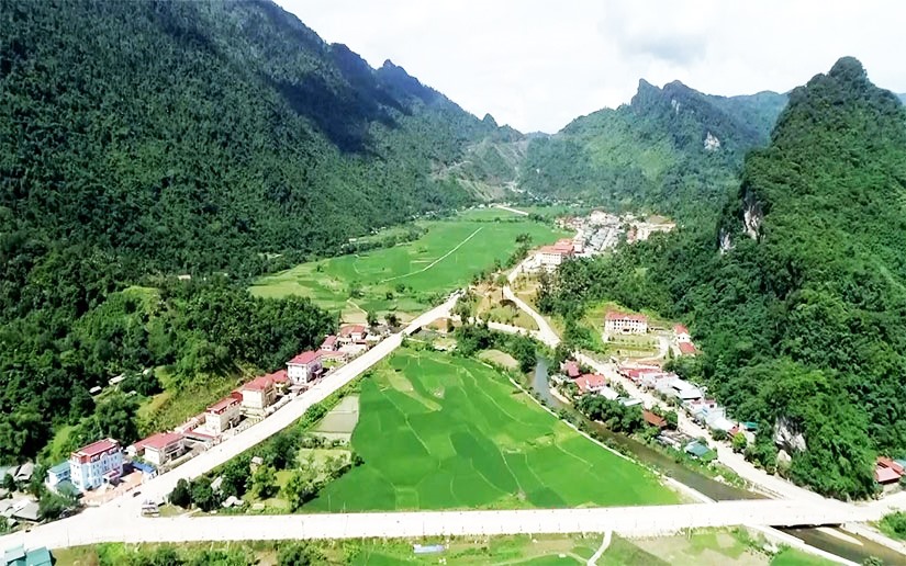 Diện mạo các vùng sâu vùng xa của tỉnh Tuyên Quang đang đổi thay nhờ hệ thống hạ tầng giao thông từng bước hoàn thiện.