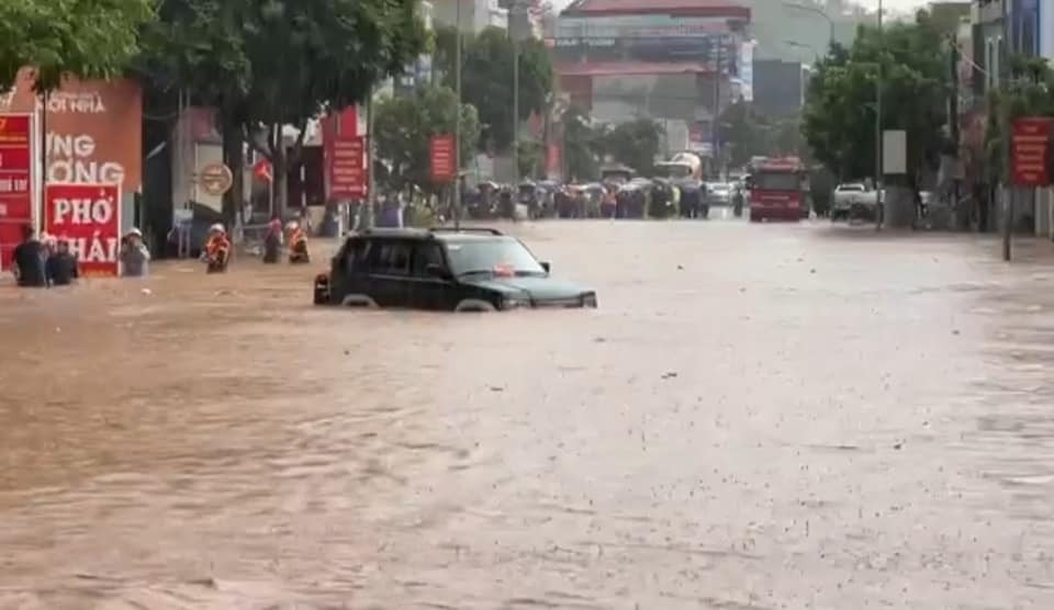 Chiều ngày 22.6, trên địa bàn TP.Sơn La xảy ra mưa lớn.