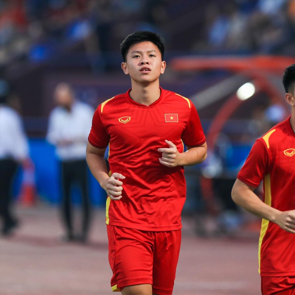 Tiến Long xuất sắc ở U23 Việt Nam nhưng khó cạnh tranh vị trí ở Hà Nội FC. Ảnh: