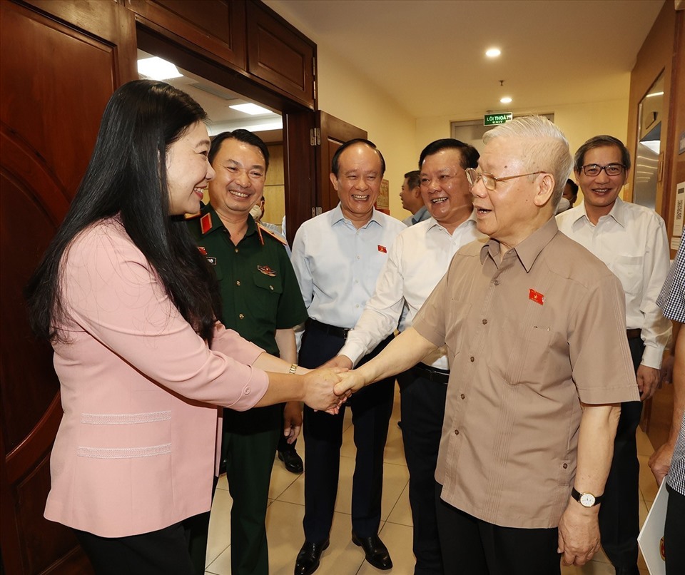 Tổng Bí thư Nguyễn Phú Trọng cùng các đại biểu Quốc hội tiếp xúc cử tri các quận Đống Đa, Ba Đình, Hai Bà Trưng.