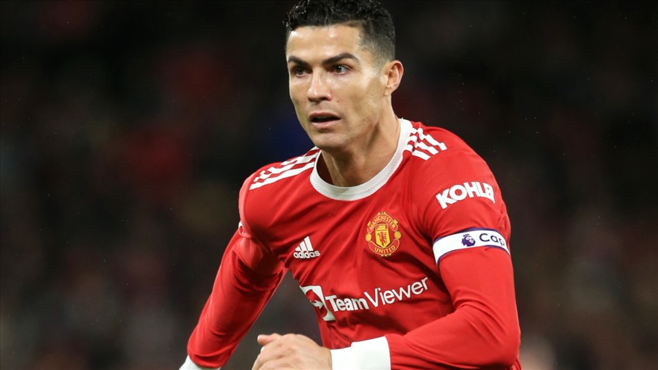 Ronaldo từng đeo băng đội trưởng ở mùa giải 2021-22. Ảnh: AFP