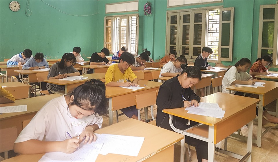 Học sinh Trường PTDTNT THPT huyện Nậm Pồ thực hiện các đợt thi thử trước khi bước vào kỳ thi chính thức.