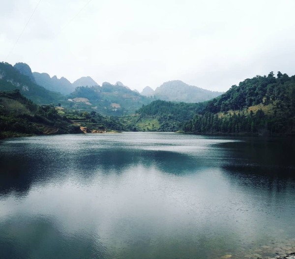 Vẻ đẹp bình yên của hồ Nà Lái.