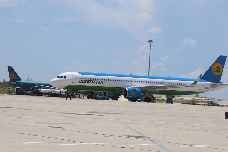 Sự trở lại của nhiều hãng bay quốc tế đến Sân bay Cam Ranh đã mở ra nhiều kỳ vọng cho sự phục hồi của du khách quốc tế đến Khánh Hòa. Ảnh: P.Linh