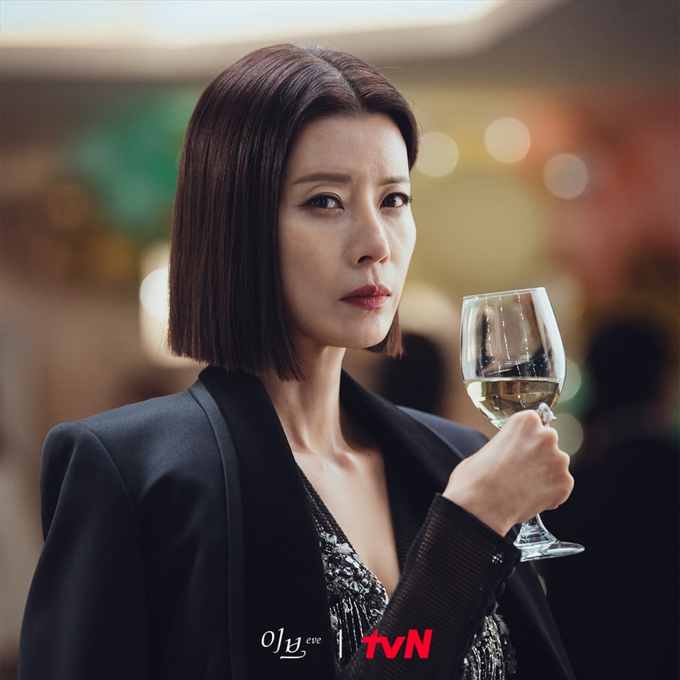 Nữ diễn viên Yoo Sun với tạo hình mới trong “Eve“. Ảnh: tvN