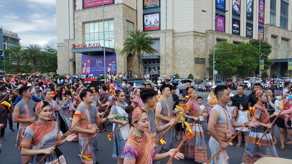 Lễ hội đường phố diễn ra từ 26.6 đến 28.6 trên các tuyến đường trung tâm TP. Huế.