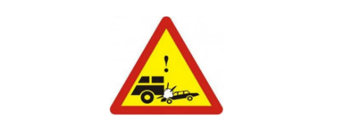 Biển báo giao thông hình tam giác cảnh báo đoạn đường hay xảy ra tai nạn.
