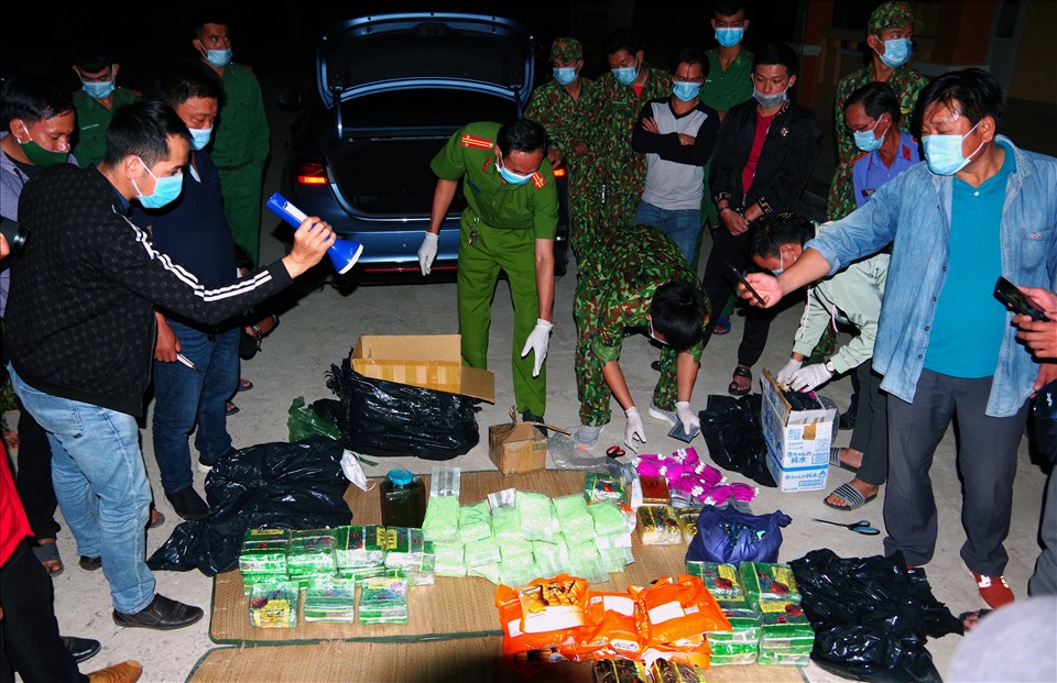 Hình ảnh hiện trường vụ bắt ma túy với số lượng lớn do hai đối  tượng Lê Nguyễn Thúy Vy và Huỳnh Quốc Đạt thực hiện. Ảnh: TC