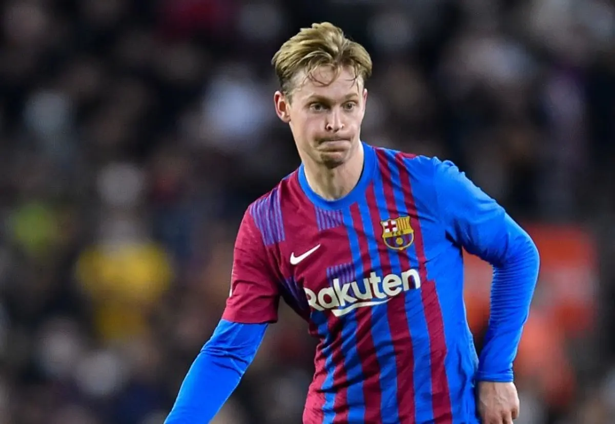 Ten Hag xây dựng lối chơi xoay quanh De Jong. Ảnh: AFP