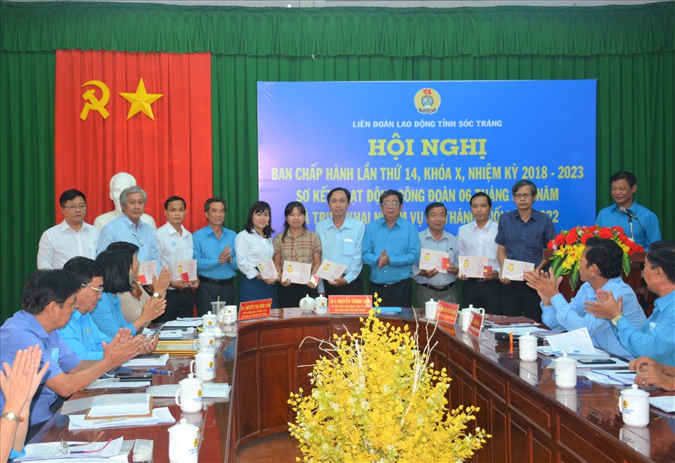 Nhiều cá nhân, tập thể được nhận Bằng Lao động sáng tạo của Tổng Liên đoàn Lao động Việt Nam và Bằng khen của Liên đoàn Lao động tỉnh Sóc Trăng