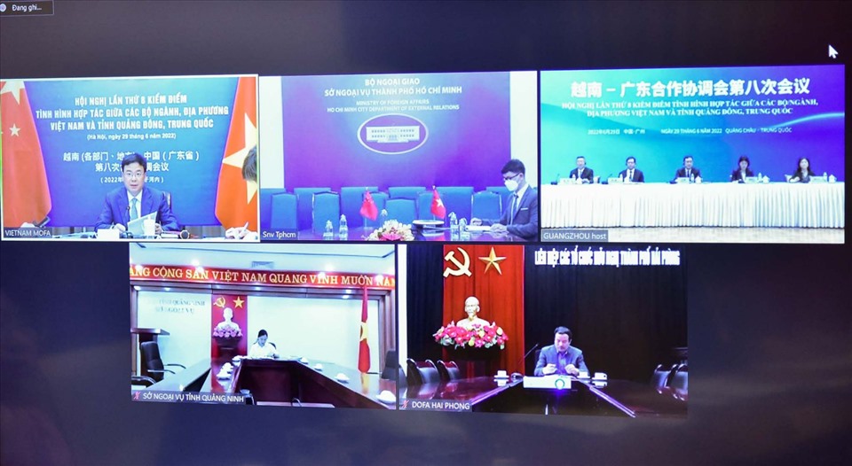 Hội nghị lần thứ 8 kiểm điểm tình hình hợp tác giữa các bộ ngành, địa phương Việt Nam và tỉnh Quảng Đông, Trung Quốc diễn ra theo hình thức trực tuyến. Ảnh: Bộ Ngoại giao