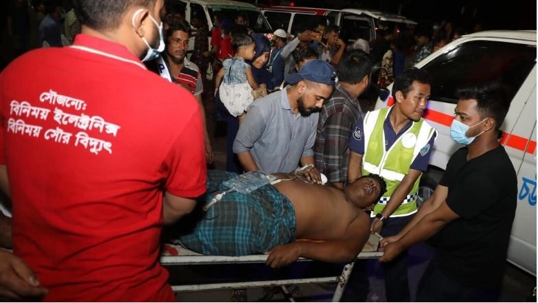 In the early morning of June 5, a fire broke out at a container depot in the town of Sitakunda, Bangladesh (about 40 km from the important port of Chittagong in southeastern Bangladesh), killing at least 16 people and injuring 170 others.  The cause of the container warehouse fire has yet to be determined.  Photo: AFP