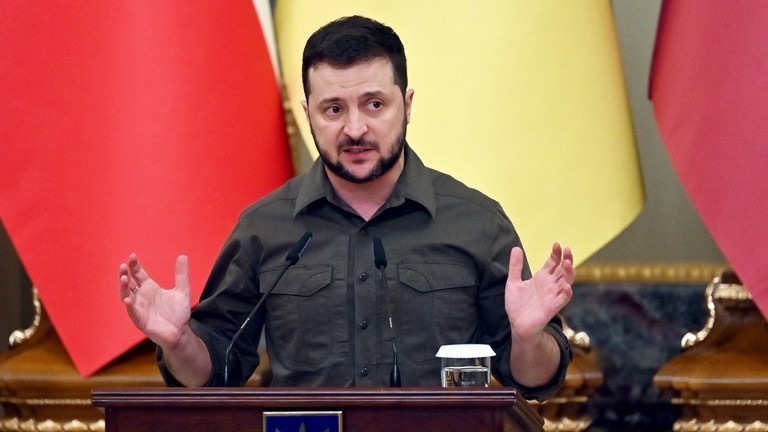 On June 2, Ukrainian President Volodymyr Zelensky said that Russian forces control a fifth of Ukraine, including the Crimean peninsula and eastern territory held by pro-Moscow separatists.  12 million Ukrainians have been displaced and more than 5 million have gone abroad.”  While Western experts say that the Russian forces with superior artillery fire have the advantage over the Ukrainian army and are getting closer and closer to the goal of controlling the entire Lugansk province.  Photo: AFP