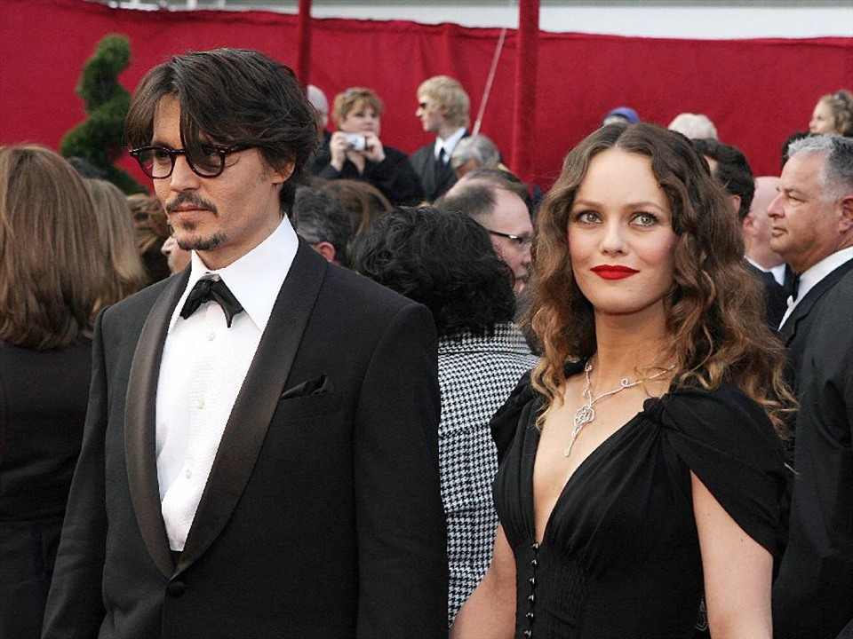 Johnny Depp và Vanessa Paradis bên nhau 14 năm, trải qua nhiều thăng trầm, 2 lần đón con chào đời nhưng không chính thức kết hôn. Ảnh: AFP.