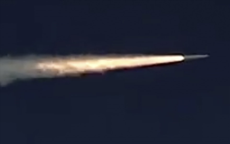 Tên lửa siêu thanh Kinzhal của Nga được phóng đi trong một cuộc thử nghiệm ở phía nam Nga năm 2018. Ảnh: Bộ Quốc phòng Nga