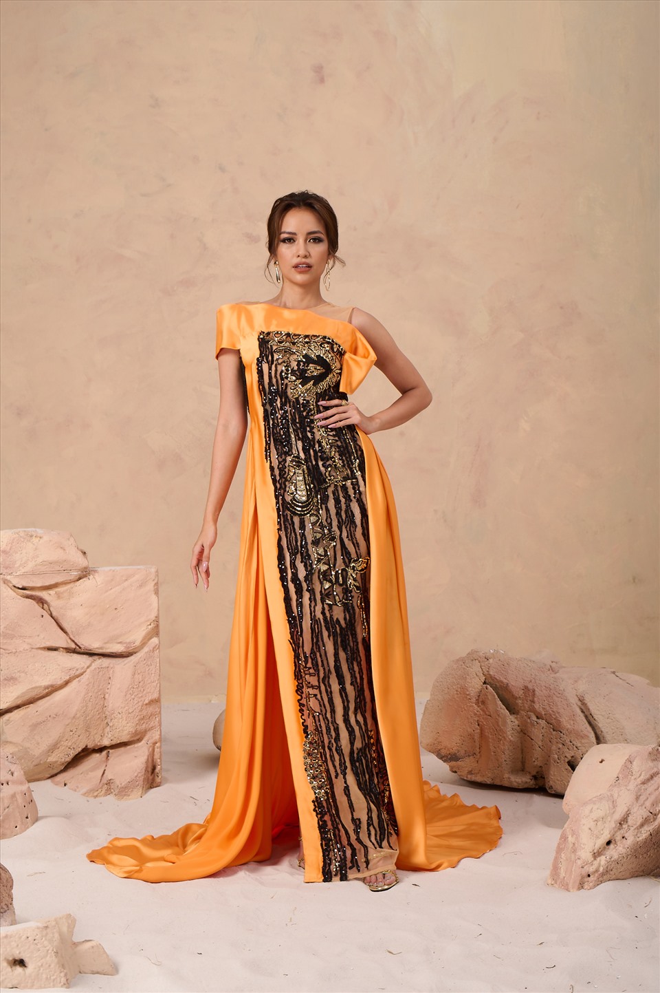 Các mẫu thiết kế của Hoàng Hải là sự lựa chọn của hàng loạt Hoa hậu, doanh nhân và các người đẹp nổi tiếng trong nước lẫn quốc tế.