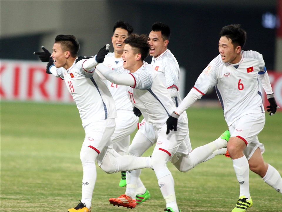 Quang Hải ghi siêu phẩm trong trận thua ngược 1-2 trước U23 Hàn Quốc. Ảnh: Đ.Đ