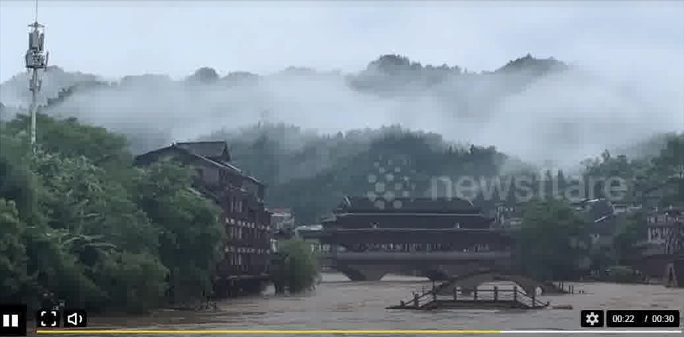 Some pictures of floods at Fenghuang Ancient Town in China.  Newsflare screenshots
