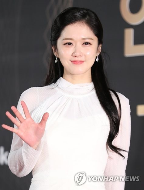 Nữ ca sĩ, diễn viên là một trong số biểu tượng nhan sắc Hàn Quốc