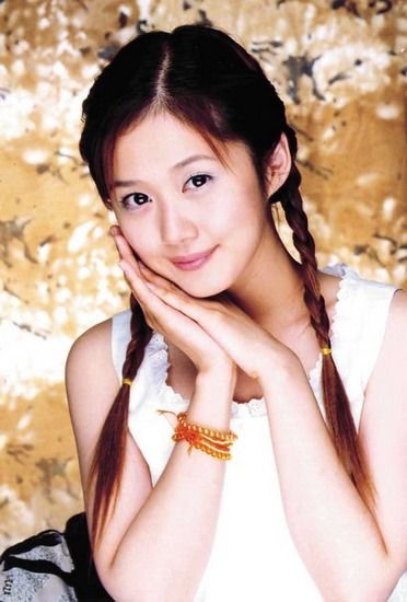 Nữ ca sĩ, diễn viên trẻ trở thành ngôi sao hạng A nổi tiếng khắp châu Á khi chỉ mới 21 tuổi. Ảnh: xinhua