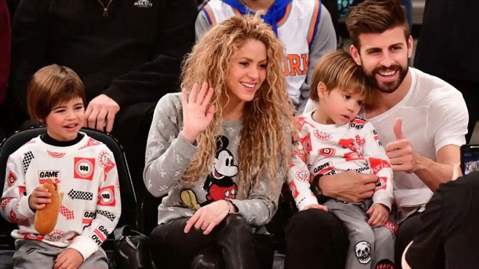 Shakira và Pique không kết hôn nhưng sau 12 năm chung sống, họ có với nhau 2 con trai là Sasha (9 tuổi) và Milan (7 tuổi). Ảnh: Hola