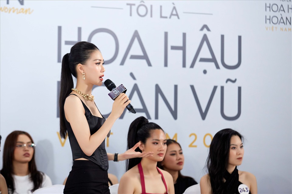 Các thí sinh Hoa hậu Hoàn vũ Việt Nam 2022 trổ tài để giành các vị trí quan trọng trong đêm diễn. Ảnh: MUVN.