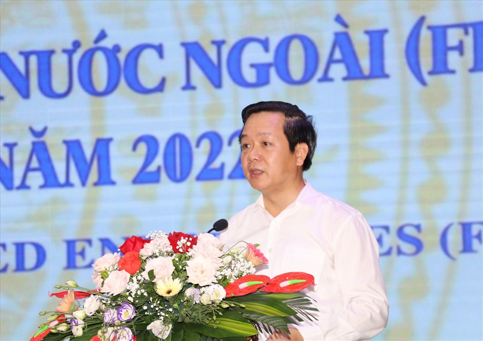 Ông Phạm Quang Ngọc - Chủ tịch UBND tỉnh Ninh Bình phát biểu tại hội nghị. Ảnh: NT