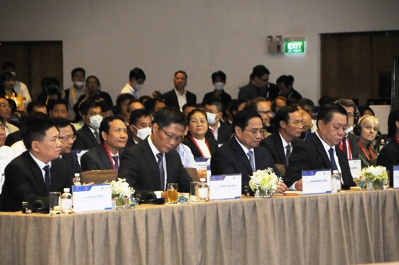 Thủ tướng Chính phủ Phạm Minh Chính và các lãnh đạo ban, bộ ngành trung ương dự Diễn đàn Kinh tế Viêt Nam lần thứ 4.