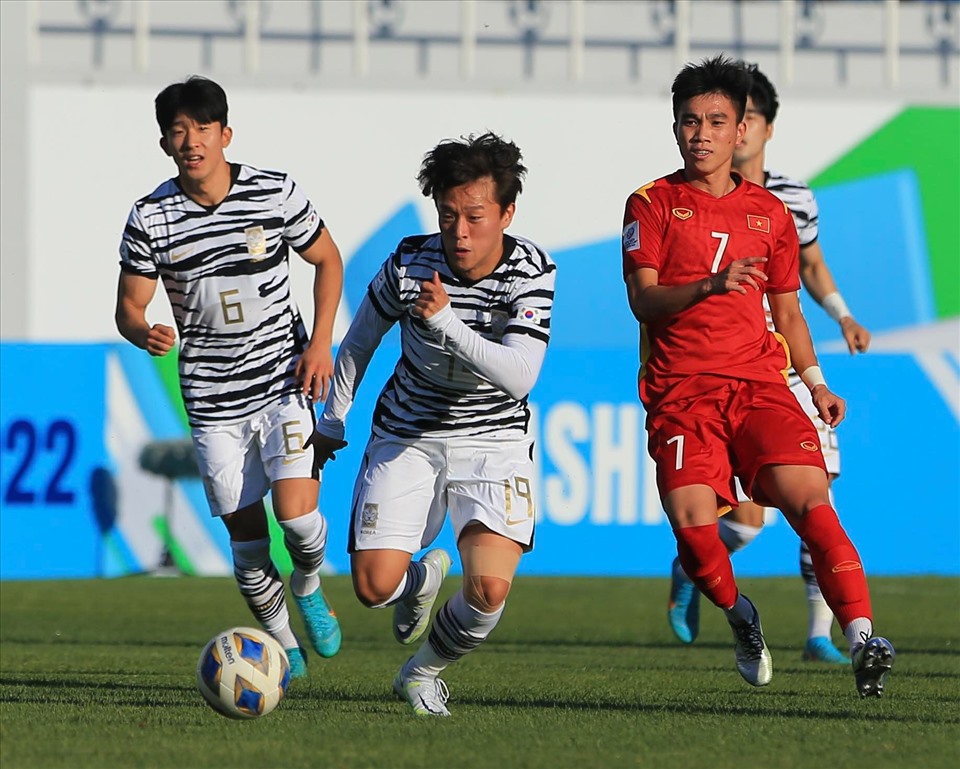 U23 Hàn Quốc có phần lấn lướt trong khoảng thời gian đầu trận. Ảnh: Trung Thu