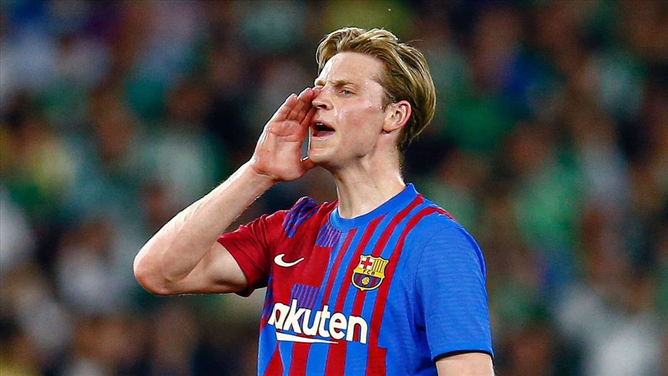 De Jong đang bắn tín hiệu cho Barca hay chỉ là đòn hỏa mù để tăng giá với Man United? Ảnh: AFP