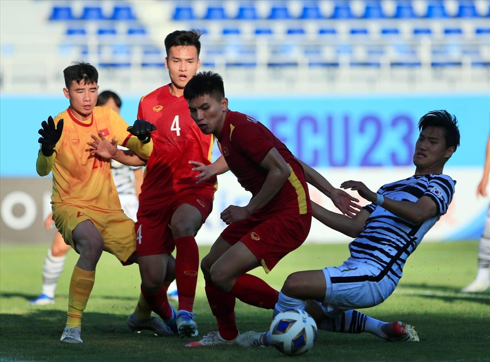 Điều kiện tiên quyết để U23 Việt Nam giành vé đi tiếp vào vòng tứ kết là phải giành chiến thắng trước U23 Malaysia ở lượt trận cuối. Ảnh: Trung Thu