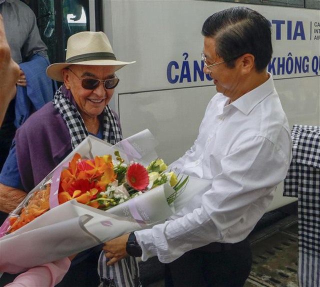 Ông Joe được đón tiếp