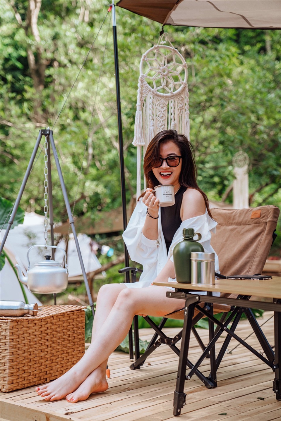 Nhóm bạn được tự tay pha chế thức uống yêu thích.