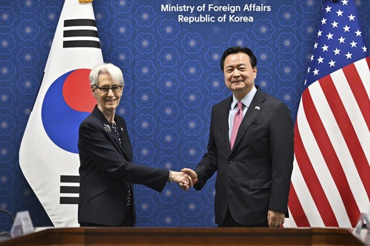 Vice Minister Wendy Sherman and Vice Minister of Foreign Affairs of the Republic of Korea Cho Hyun-dong.  Screenshots