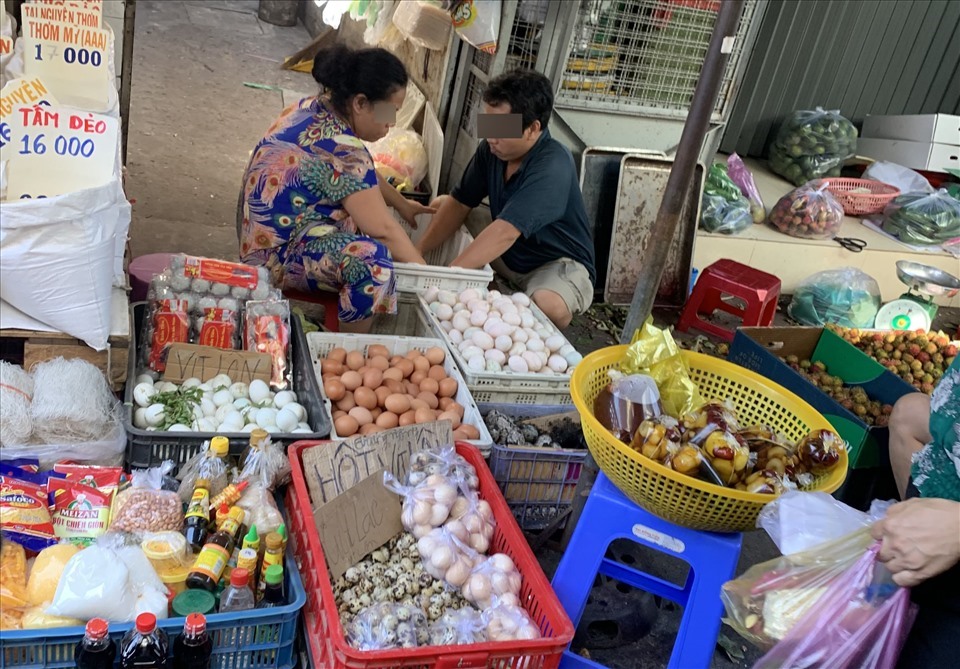 Giá trứng vịt tại các chợ truyền thống TPHCM đang vượt ngưỡng 40.000 đồng/chục. Ảnh: Ngọc Lê