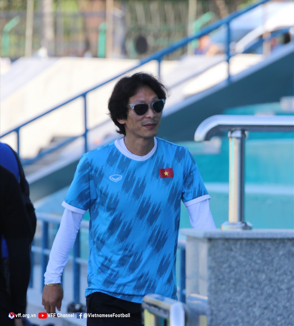  Theo đó, U23 Việt Nam được sắp xếp tập ở sân JAR 2 (Khu liên hợp thể thao JAR). Tuy nhiên, thầy trò huấn luyện viên Gong Oh-kyun đã đi nhầm sang sân JAR 2 của U23 Thái Lan. Sau đó, toàn đội phải đi bộ về sân tập đã được AFC bố trí.
