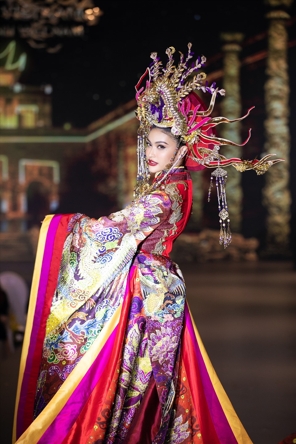 Top 10 Miss Grand Thái Lan lần lượt