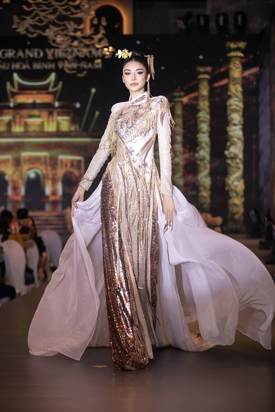 Top 10 Miss Grand Thái Lan lần lượt