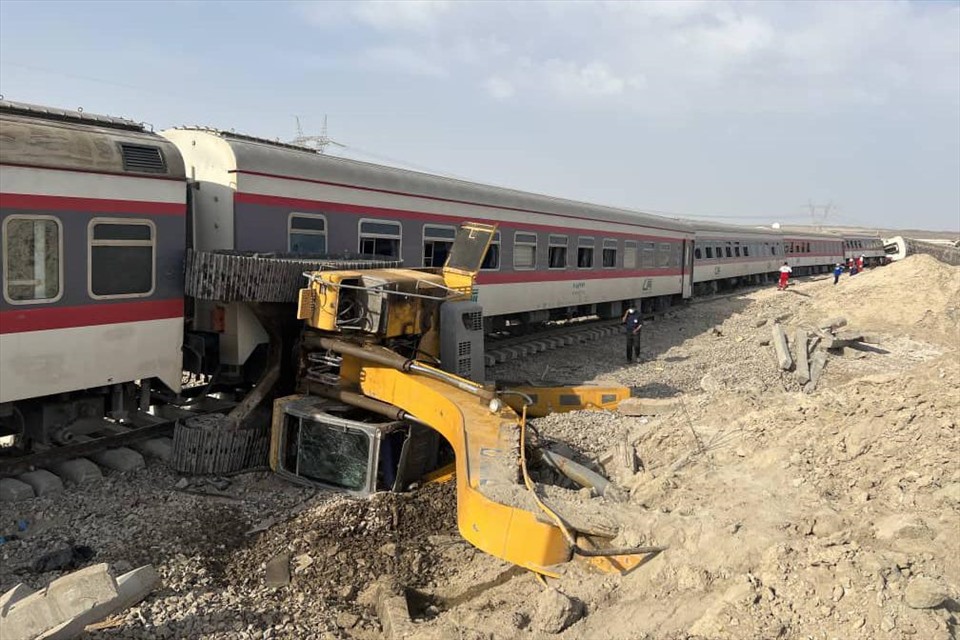 The derailed train is said to have hit the excavator overnight.  Screenshots