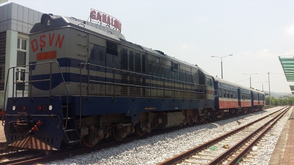 Ga Hạ Long mỗi ngày chỉ đón 1 chuyến tàu, nhưng đã tạm dừng hoạt động từ 2020. Ảnh: Nguyễn Hùng