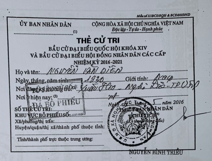 Ông Nguyễn Thọ sinh năm 1930 sử dụng tên con Nguyễn Văn Diên trong thẻ cử tri. Ảnh: QĐ